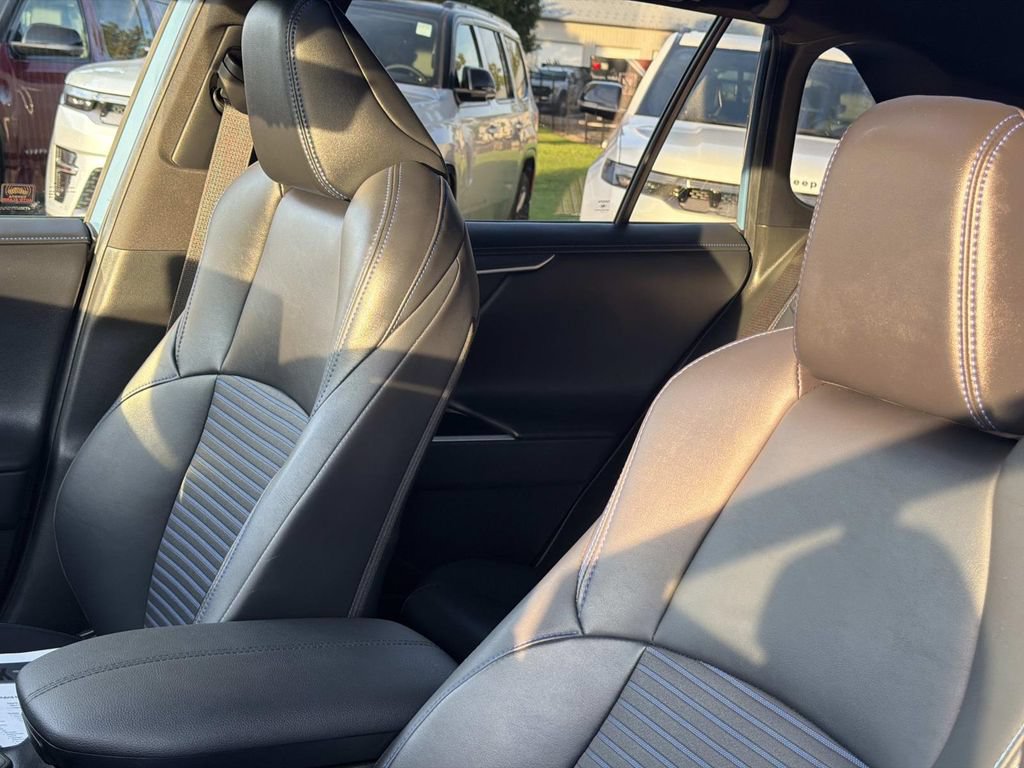 Used 2023 Toyota RAV4 XSE AWD/4WD image 20