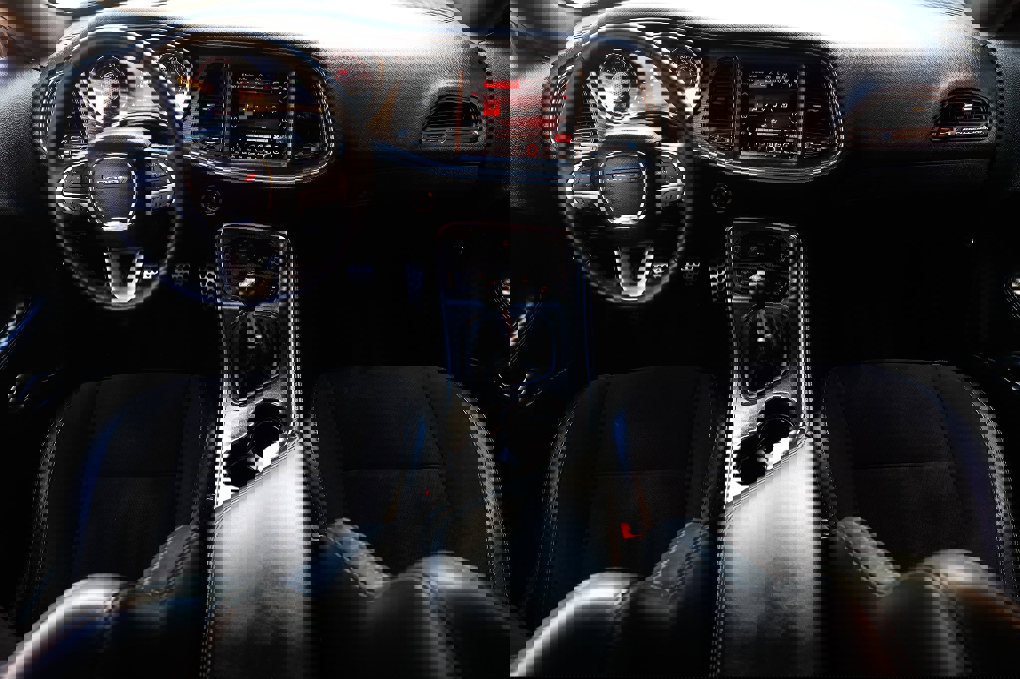 Used 2015 Dodge Challenger R/T Scat Pack w/ Scat Pack Appearance Package image 2