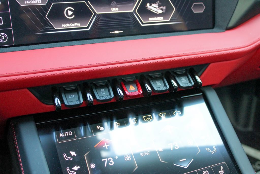 Used 2025 Lamborghini Urus SE image 17