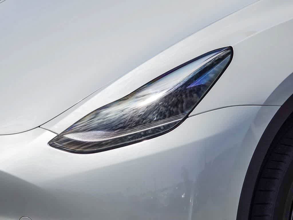 Used 2024 Tesla Model Y 2WD image 8