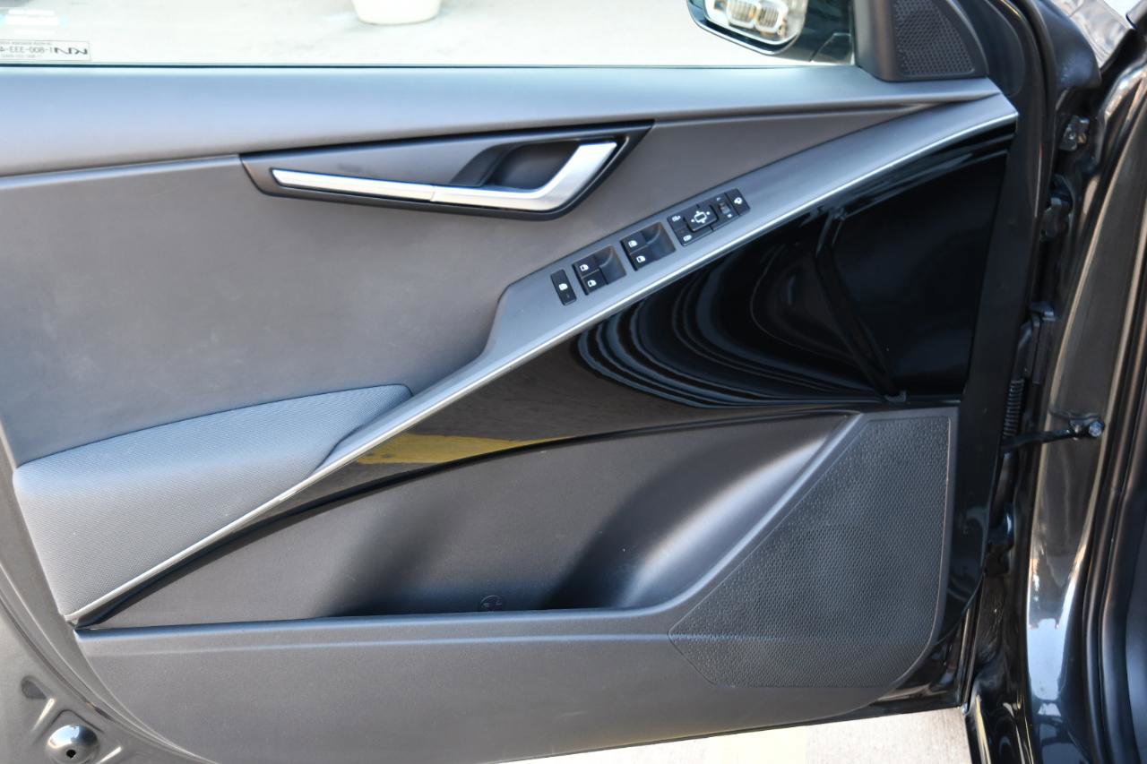 Used 2023 Kia Niro EX Touring image 8