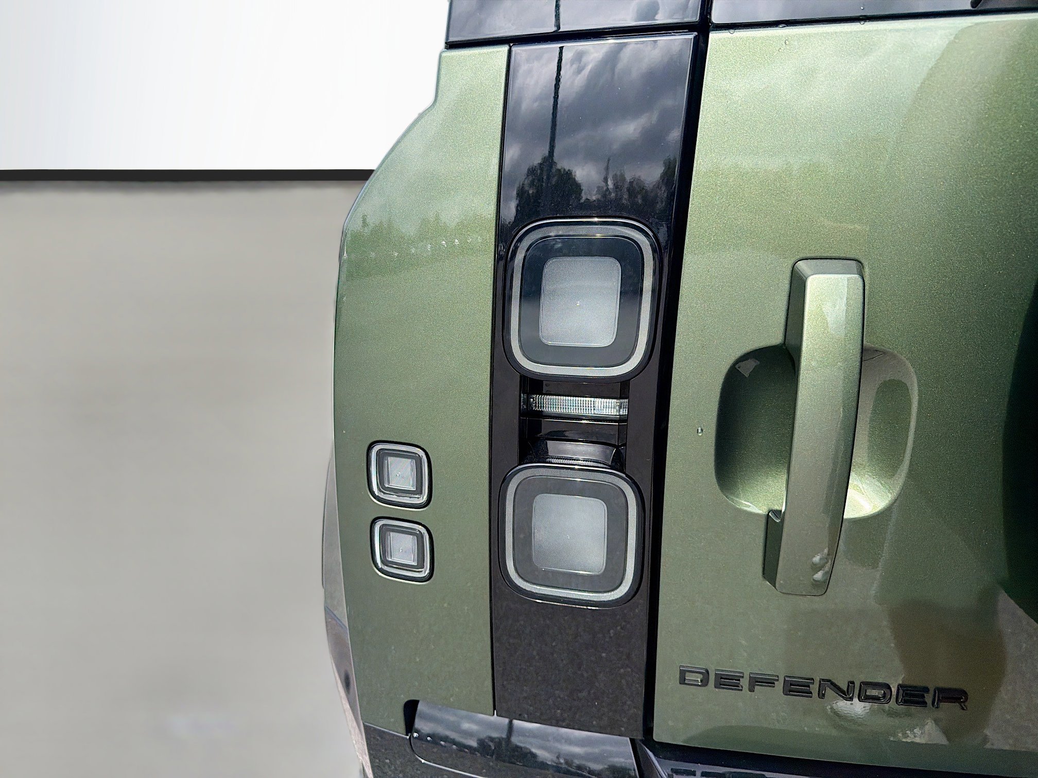 New 2026 Land Rover Defender 110 X-Dynamic SE AWD/4WD image 10