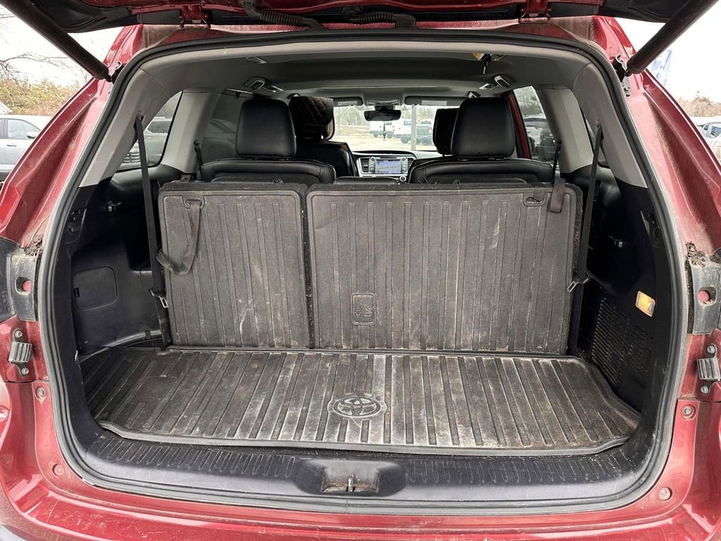 Used 2018 Toyota Highlander SE AWD/4WD image 7