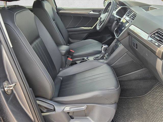 Used 2024 Volkswagen Tiguan SE image 20