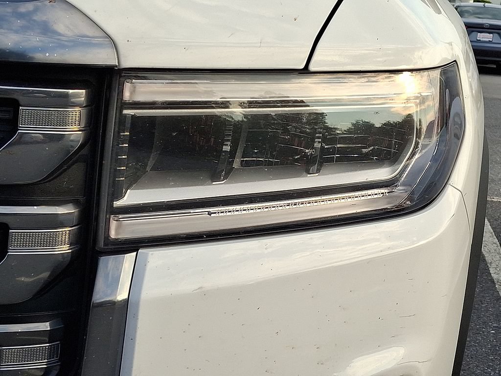 Used 2021 GMC Acadia AT4 w/ Trailering Package AWD/4WD image 9