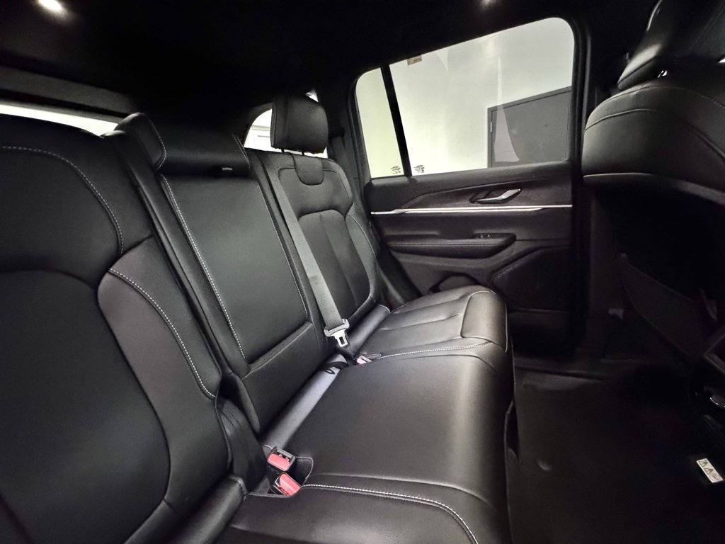 New 2025 Jeep Grand Cherokee Limited image 23