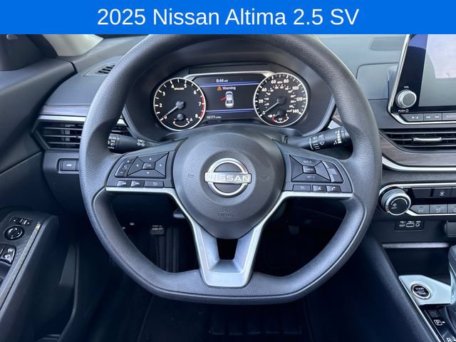Used 2025 Nissan Altima 2.5 SV FWD image 14