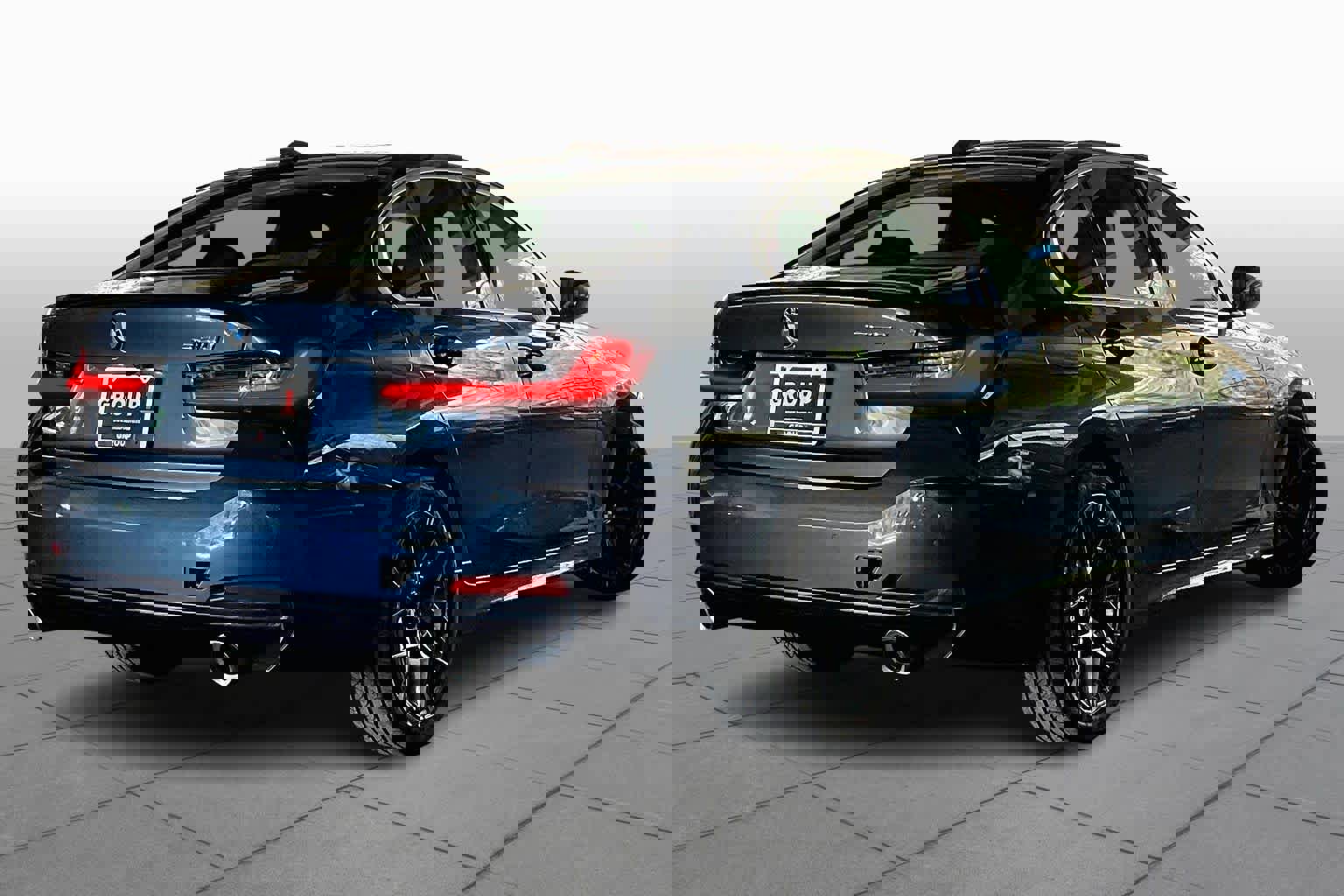 Used 2025 BMW 330i Sedan image 12