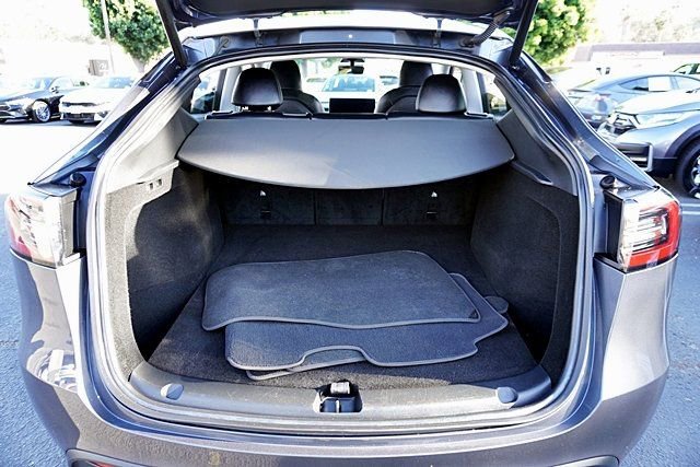 Used 2023 Tesla Model Y Long Range image 13
