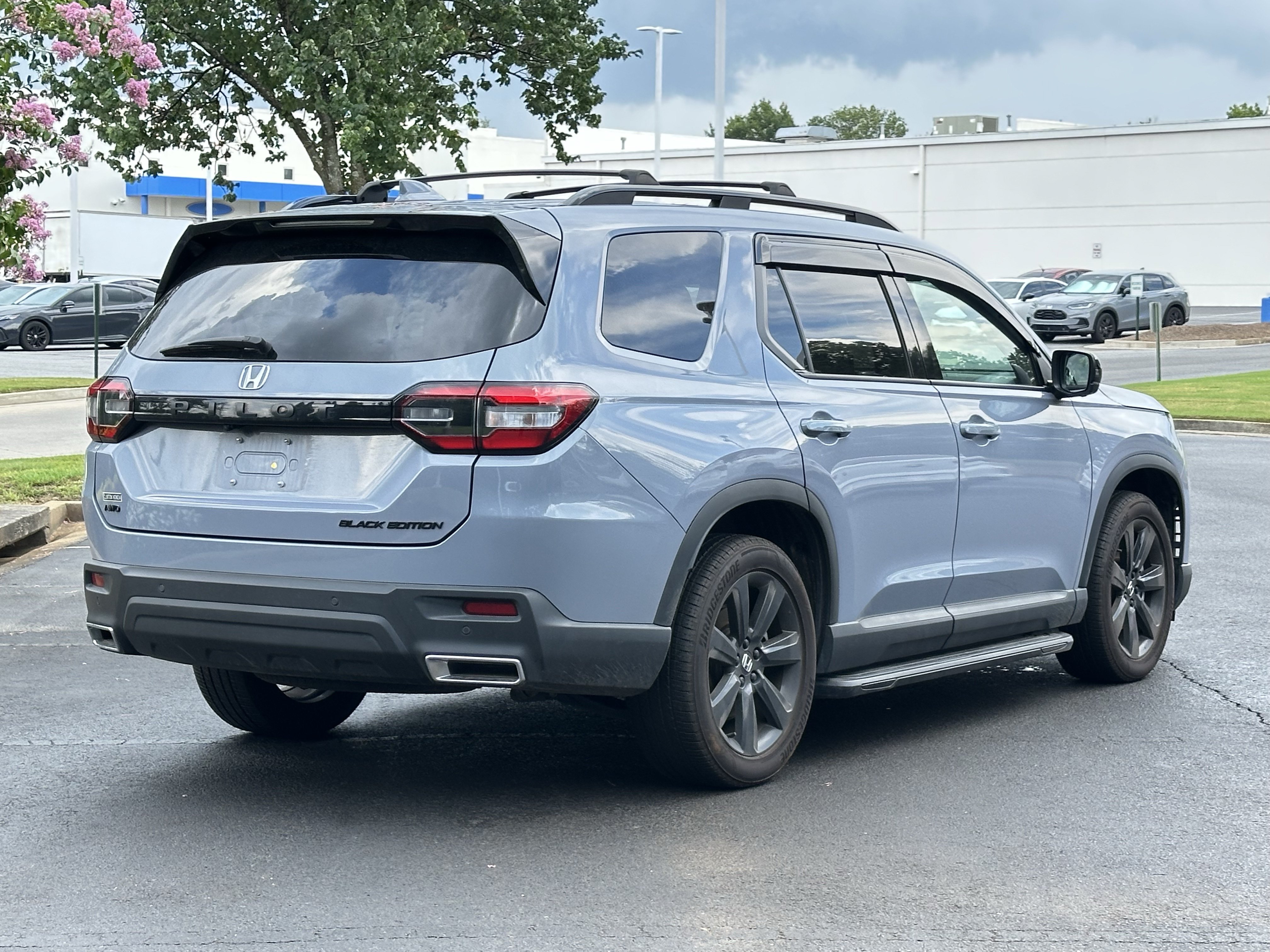 Used 2025 Honda Pilot Black Edition image 14