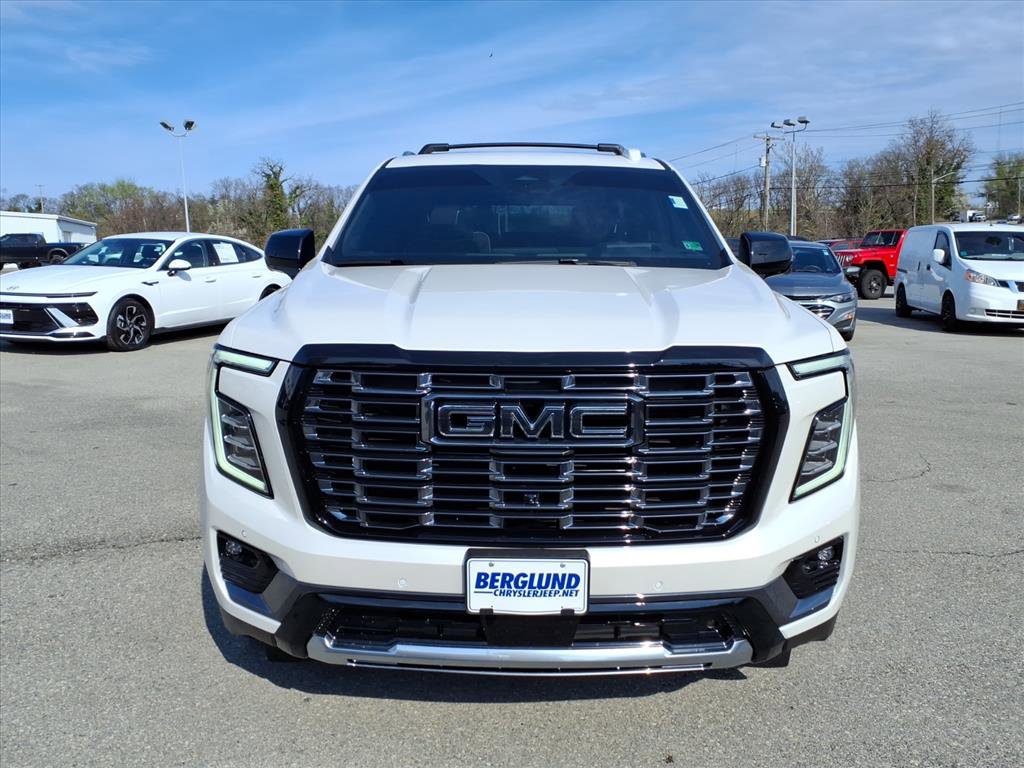 Used 2025 GMC Yukon Denali Ultimate w/ LPO, Floor Liner Package image 9