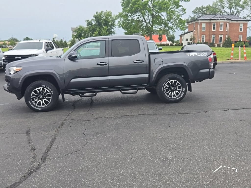 Used 2021 Toyota Tacoma TRD Sport AWD/4WD image 4