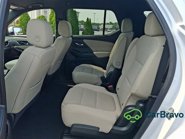 Certified 2023 Chevrolet Traverse LT FWD image 10