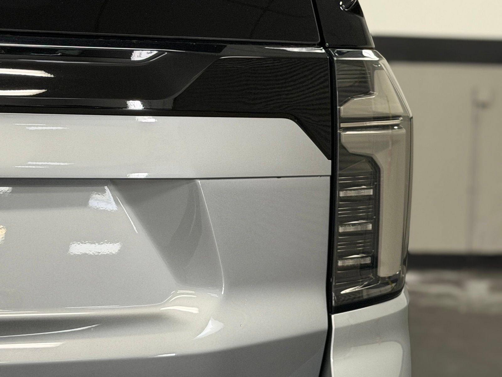 Used 2025 Chevrolet Tahoe Premier AWD/4WD image 14