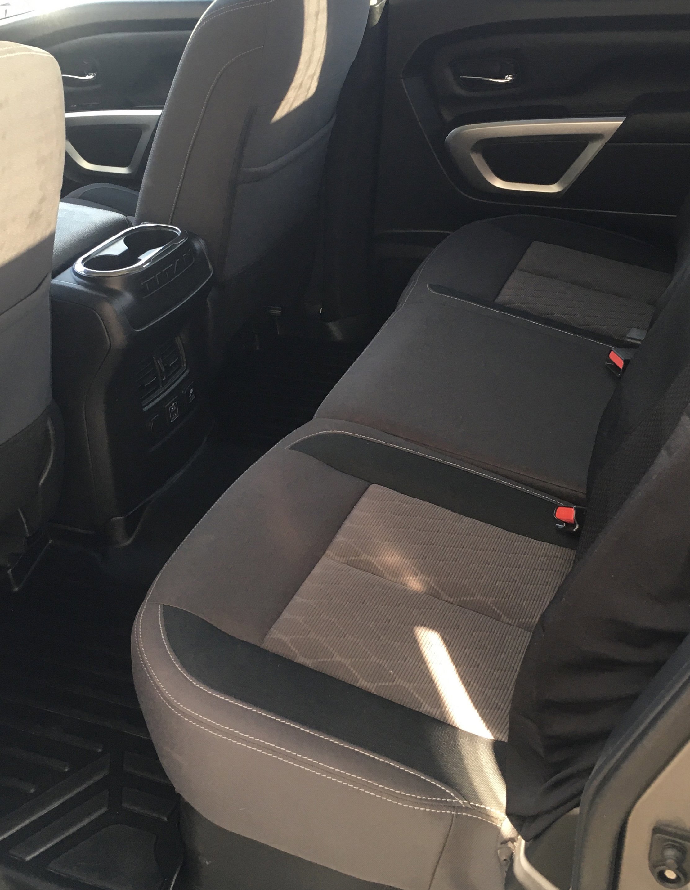 Used 2024 Nissan Titan SV w/ SV Convenience Package image 9