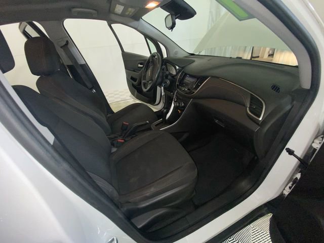 Used 2021 Chevrolet Trax LS w/ Tint and Cruise Package image 33