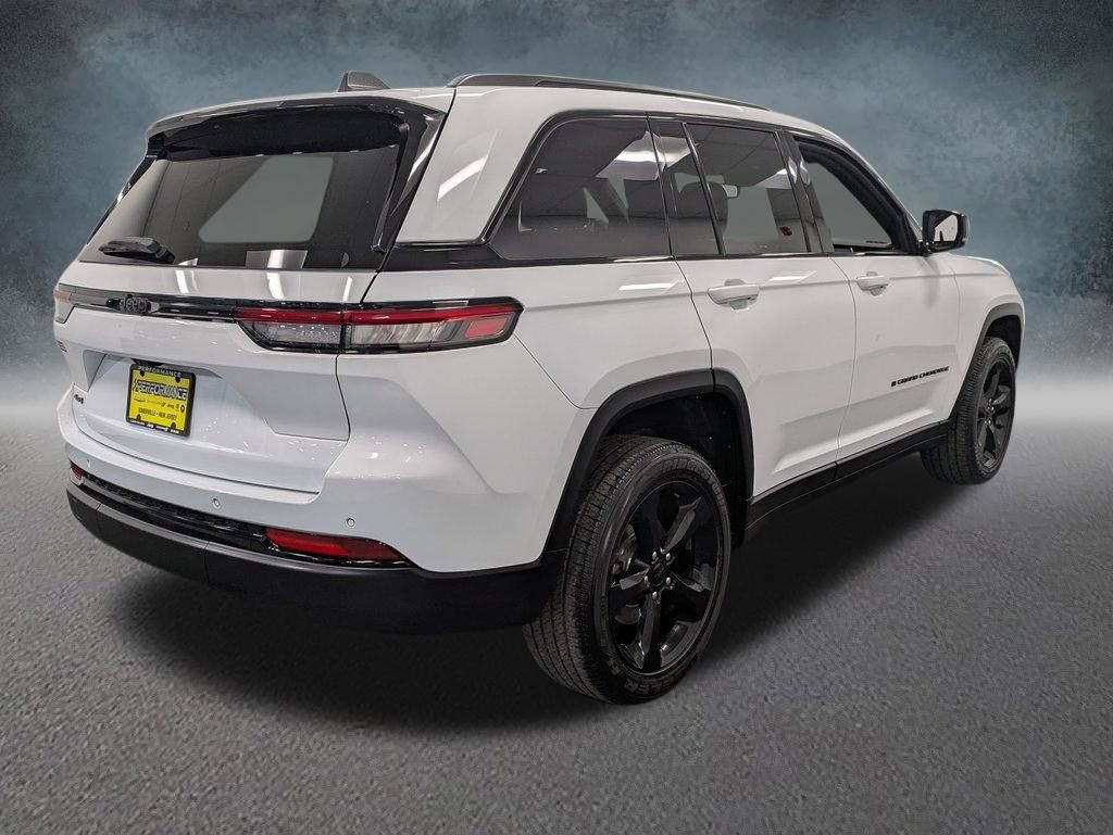 Used 2024 Jeep Grand Cherokee Altitude image 4