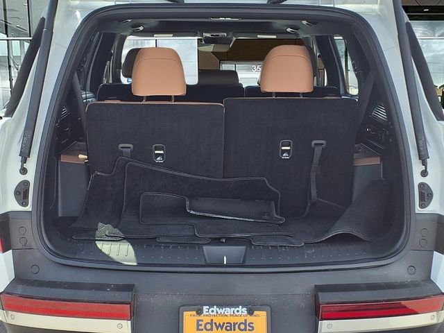 Used 2025 Hyundai Santa Fe Limited AWD/4WD image 7