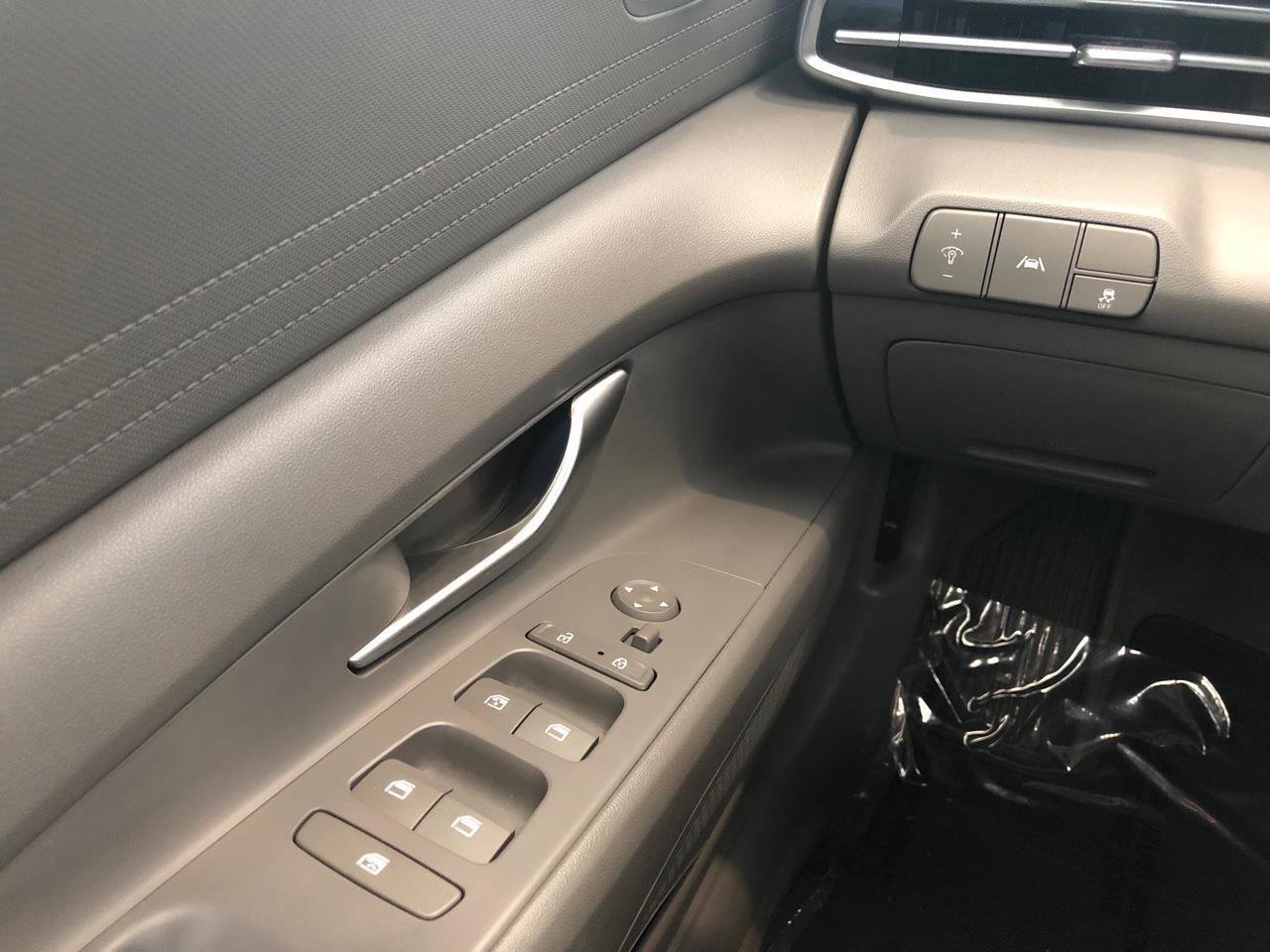 Used 2021 Hyundai Elantra SEL FWD image 11