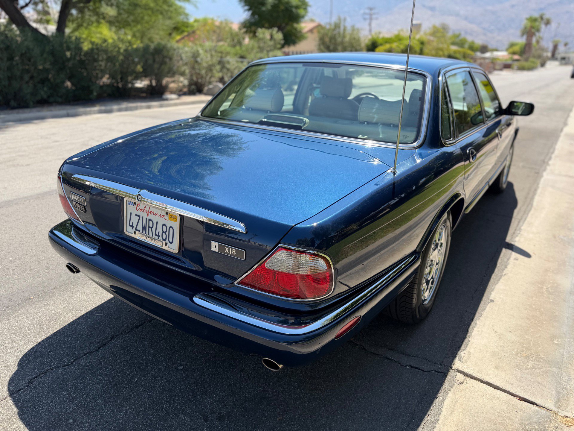 Used 2000 Jaguar XJ8 RWD image 9