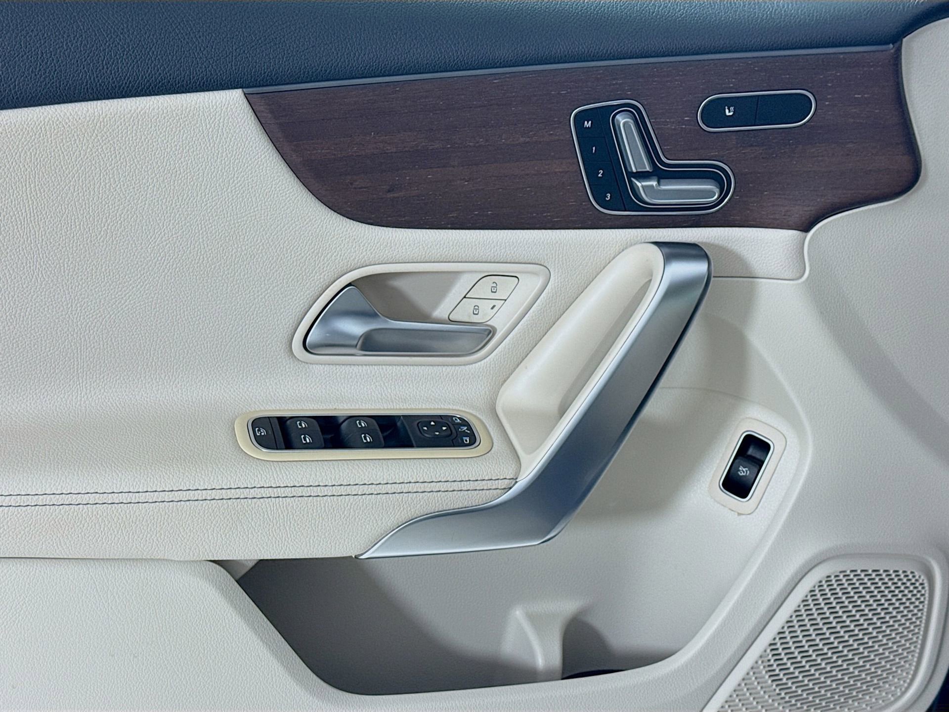 Used 2022 Mercedes-Benz A 220 image 18