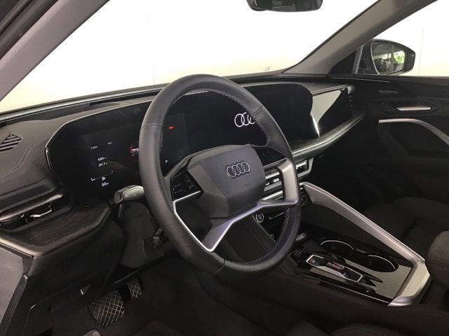 Used 2025 Audi Q5 Premium w/ Premium Plus AWD/4WD image 8