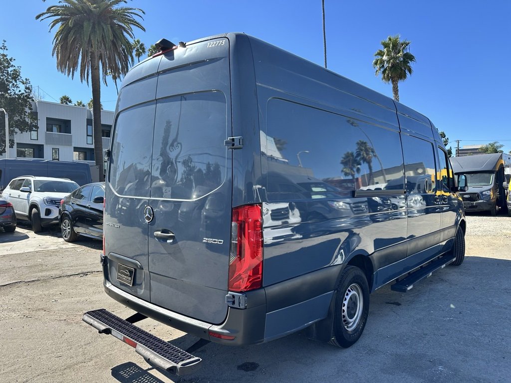 Used 2019 Mercedes-Benz Sprinter 170 image 4