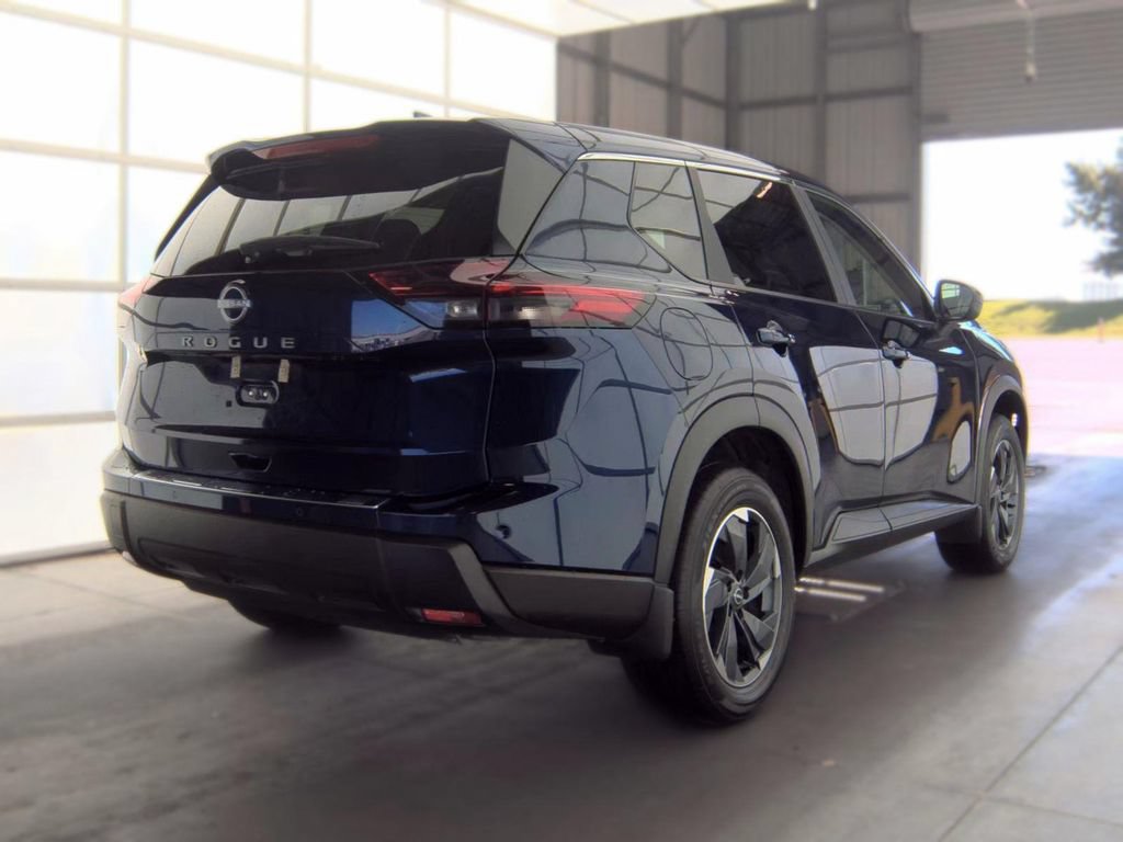 Certified 2025 Nissan Rogue SV FWD image 5
