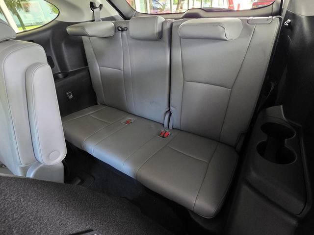 Certified 2024 Toyota Highlander Limited FWD image 16