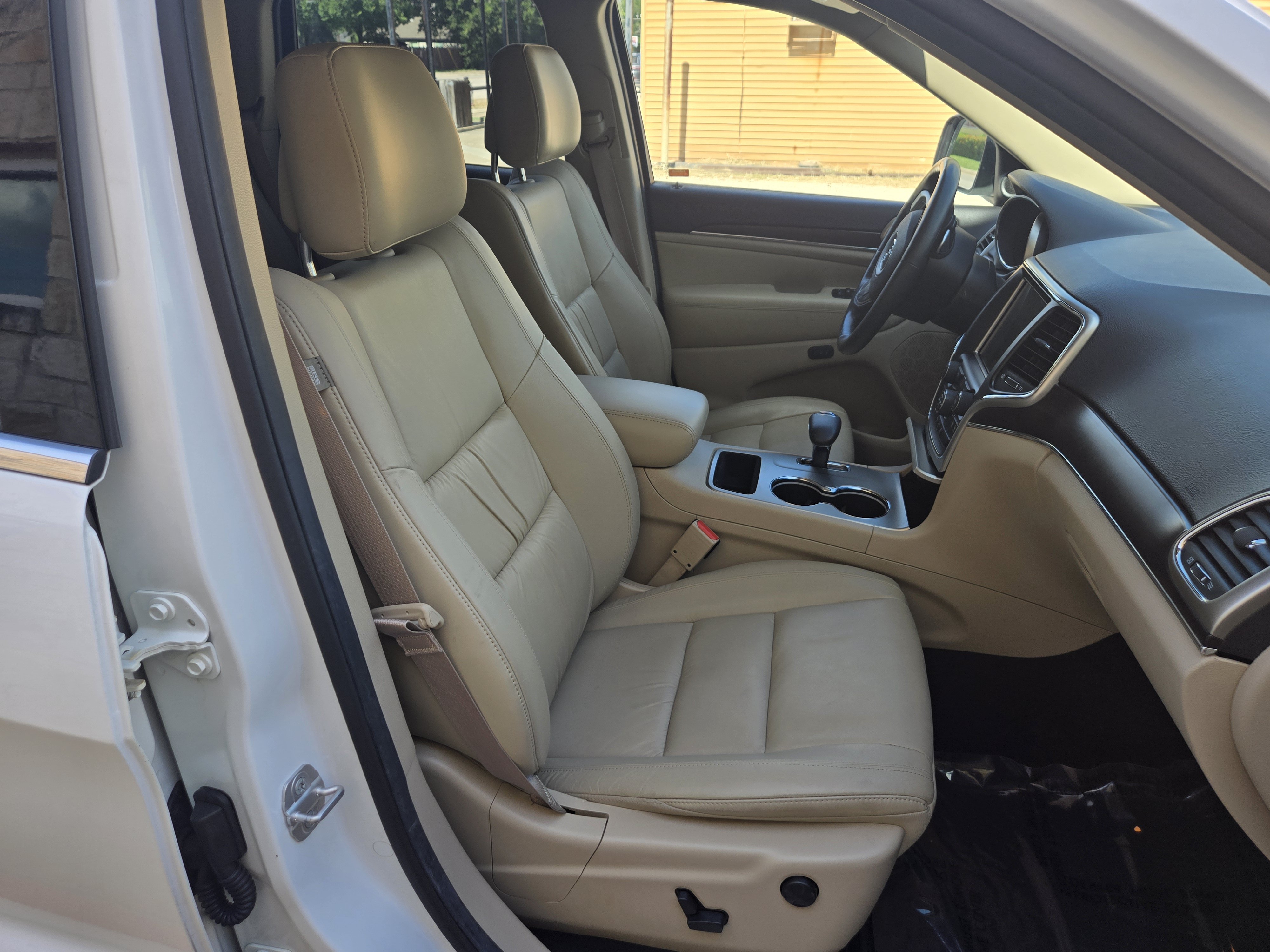 Used 2014 Jeep Grand Cherokee Limited RWD image 9