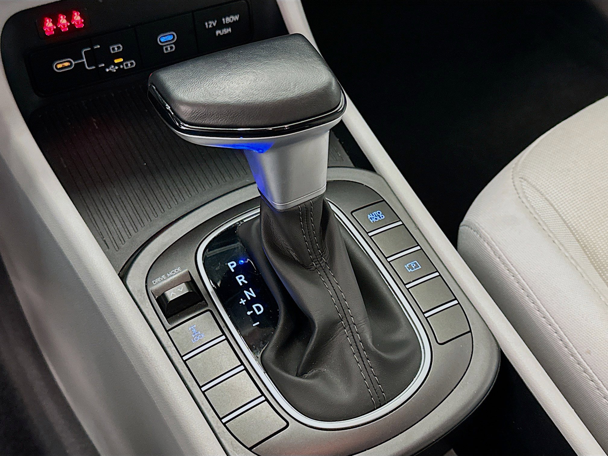 Used 2025 Hyundai Kona SEL image 24