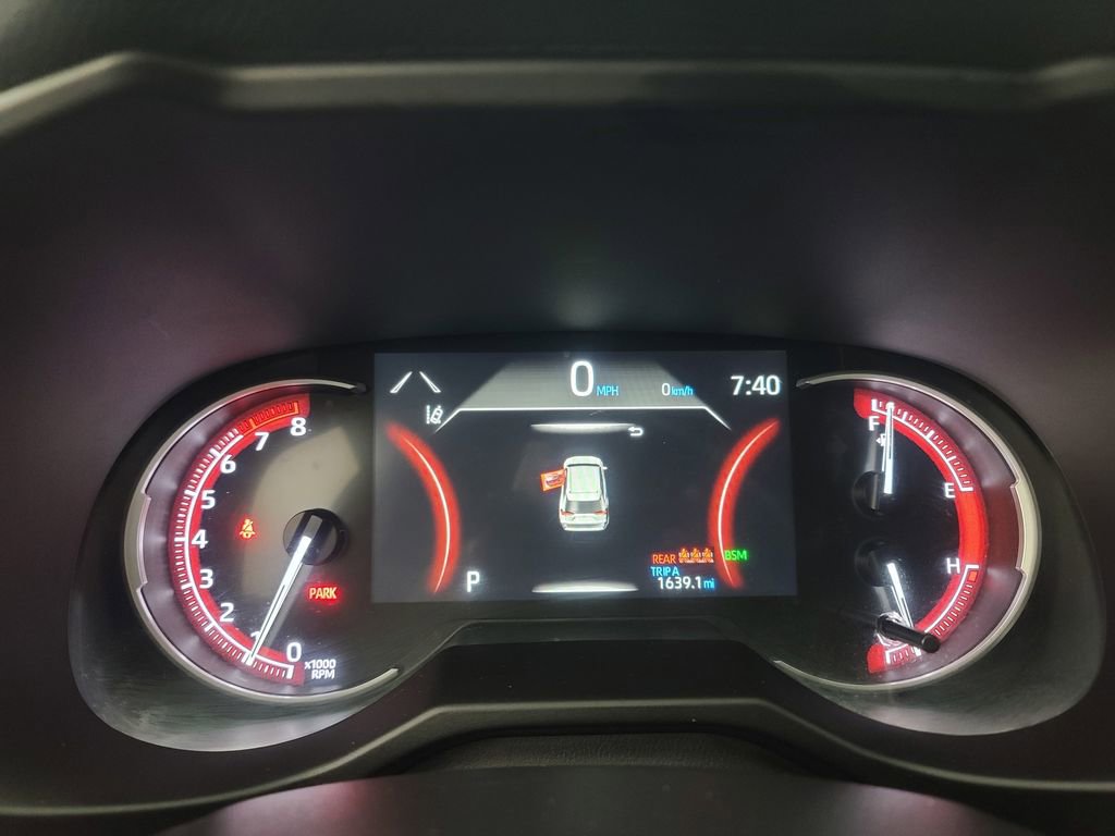 Used 2025 Toyota RAV4 XLE image 19