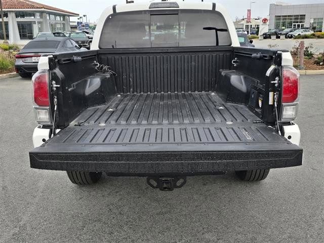 Used 2022 Toyota Tacoma TRD Off-Road image 5