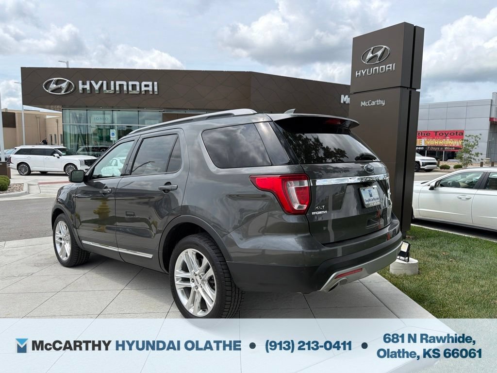 Used 2017 Ford Explorer XLT w/ Equipment Group 202A AWD/4WD image 14