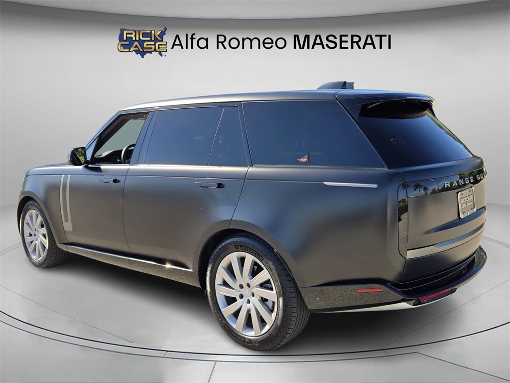 Used 2024 Land Rover Range Rover Long Wheelbase SE image 8
