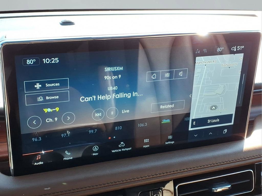 Used 2022 Lincoln Nautilus Reserve w/ Cargo Utility Package AWD/4WD image 6