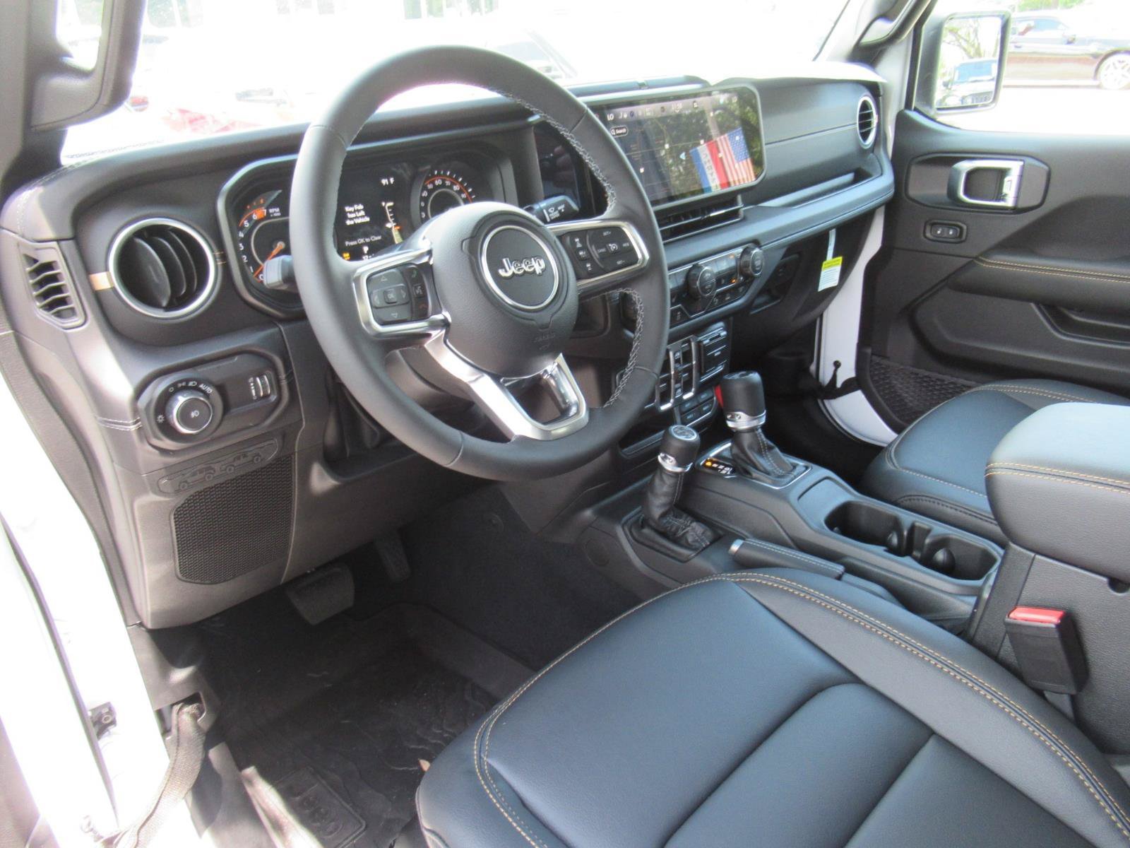 New 2026 Jeep Wrangler Unlimited Sahara AWD/4WD image 17
