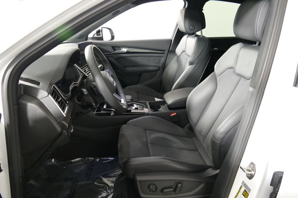 Used 2025 Audi SQ5 Premium Plus w/ Premium Plus Package image 22