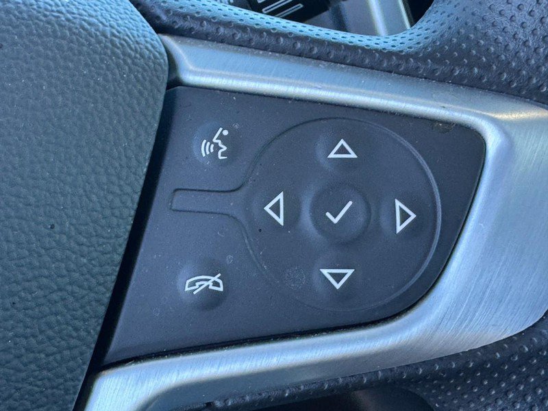 Used 2023 GMC Acadia SLE w/ Driver Convenience Package image 18