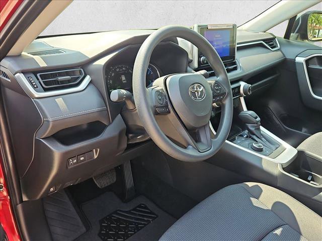 Used 2025 Toyota RAV4 LE AWD/4WD image 3