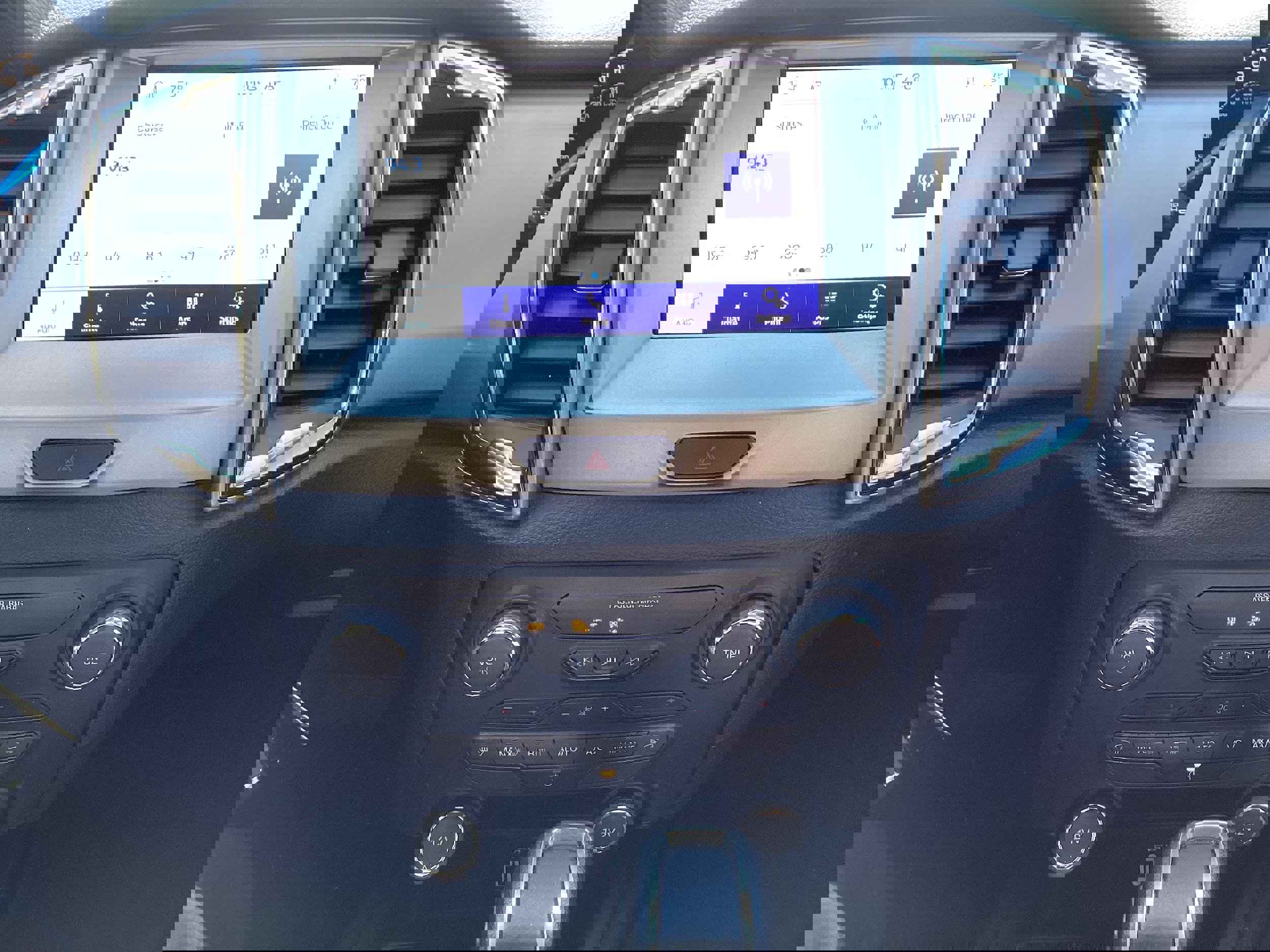 Used 2021 Ford Ranger XLT w/ Equipment Group 301A Mid image 17