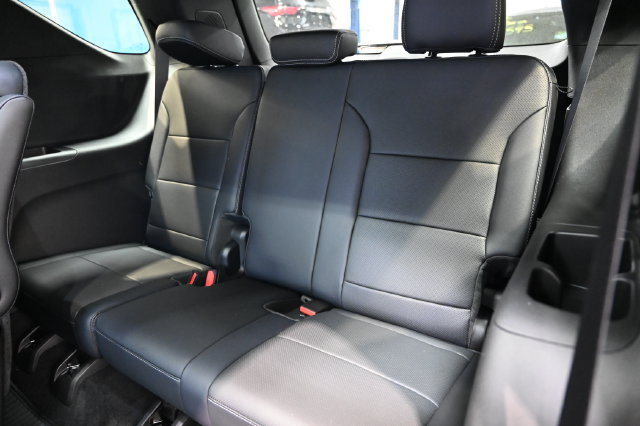 New 2027 Chevrolet Traverse LT w/ LPO, Floor Liner Package FWD image 12