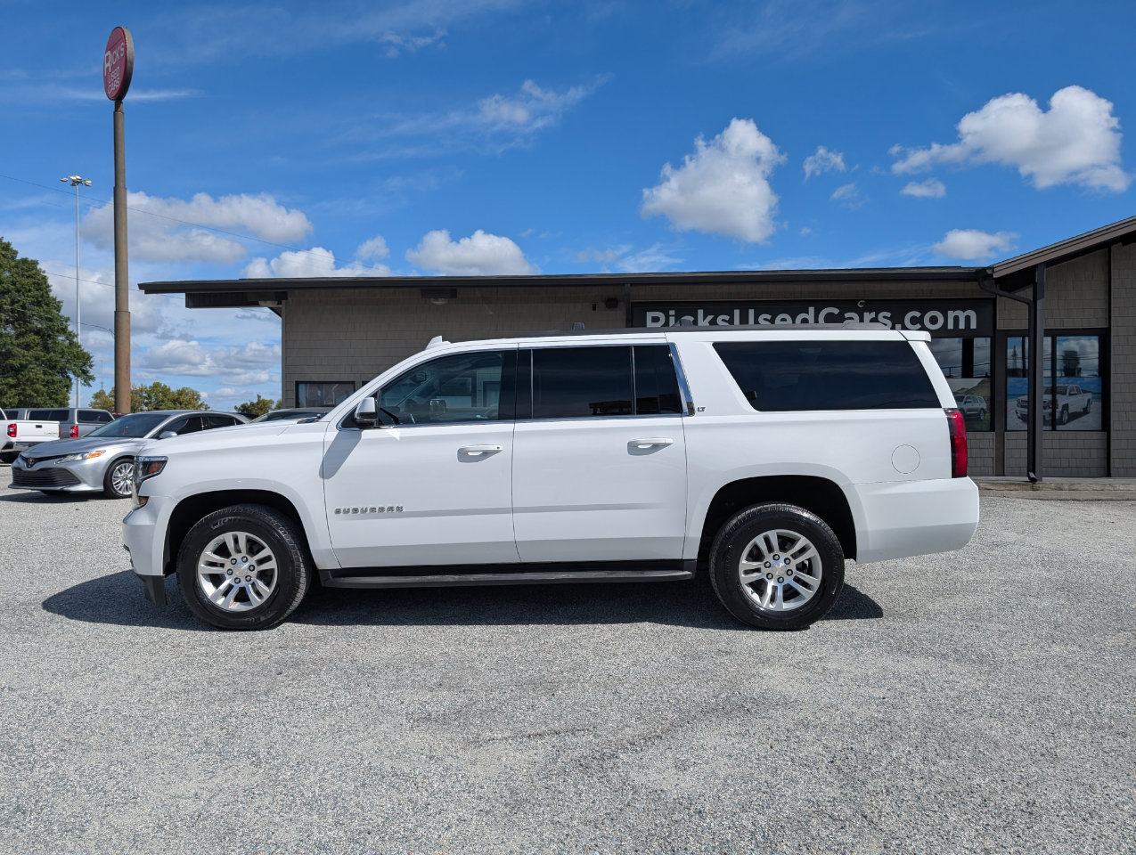 Used 2018 Chevrolet Suburban LT image 11