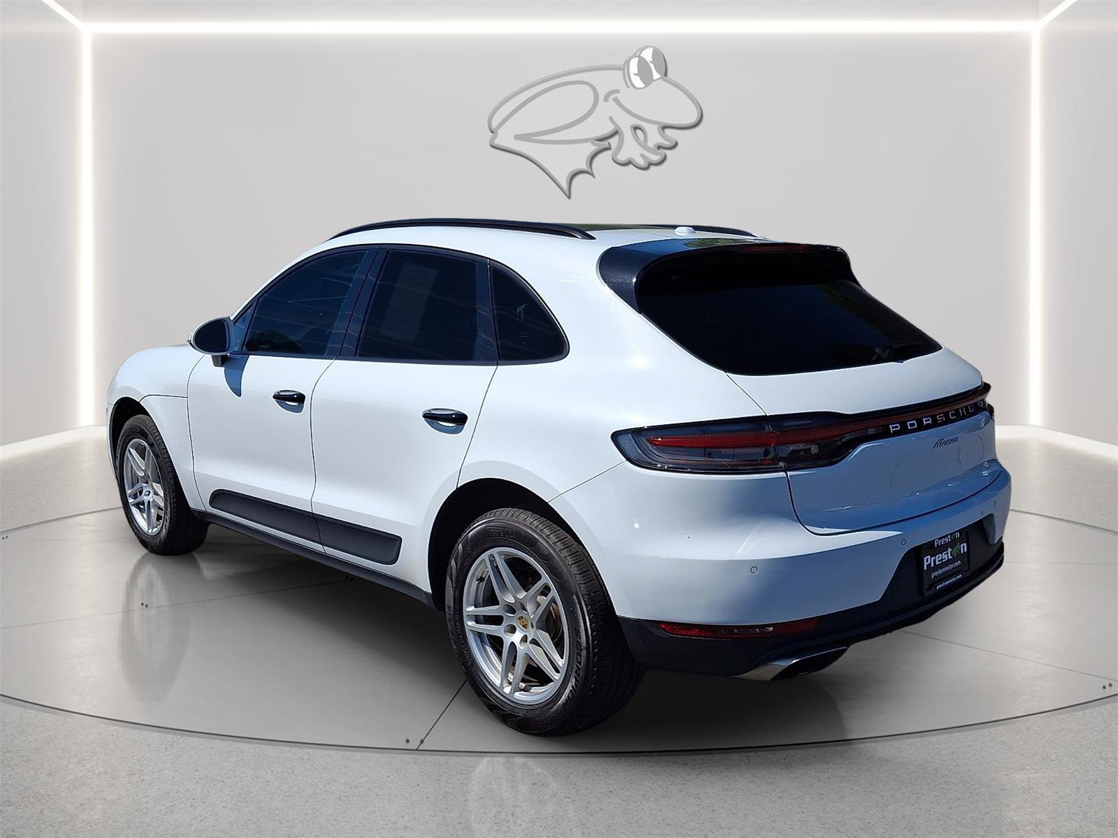 Used 2019 Porsche Macan AWD/4WD image 3