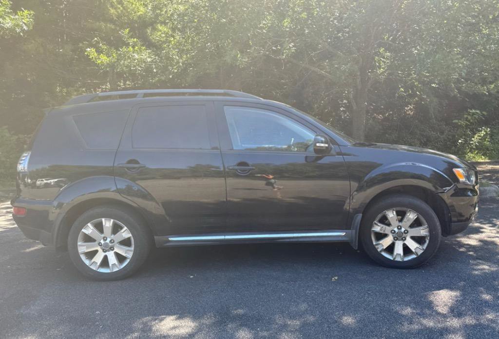 Used 2013 Mitsubishi Outlander SE image 4