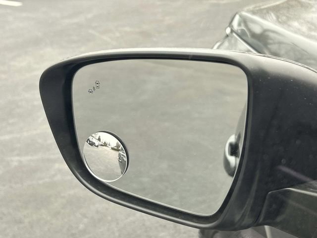 Used 2025 Nissan Frontier PRO-4X image 15