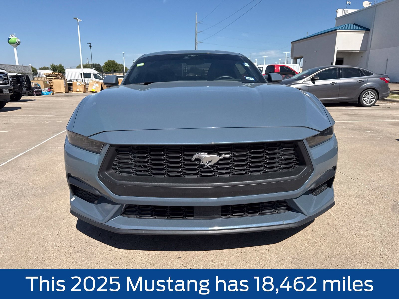 Used 2025 Ford Mustang Coupe RWD image 2