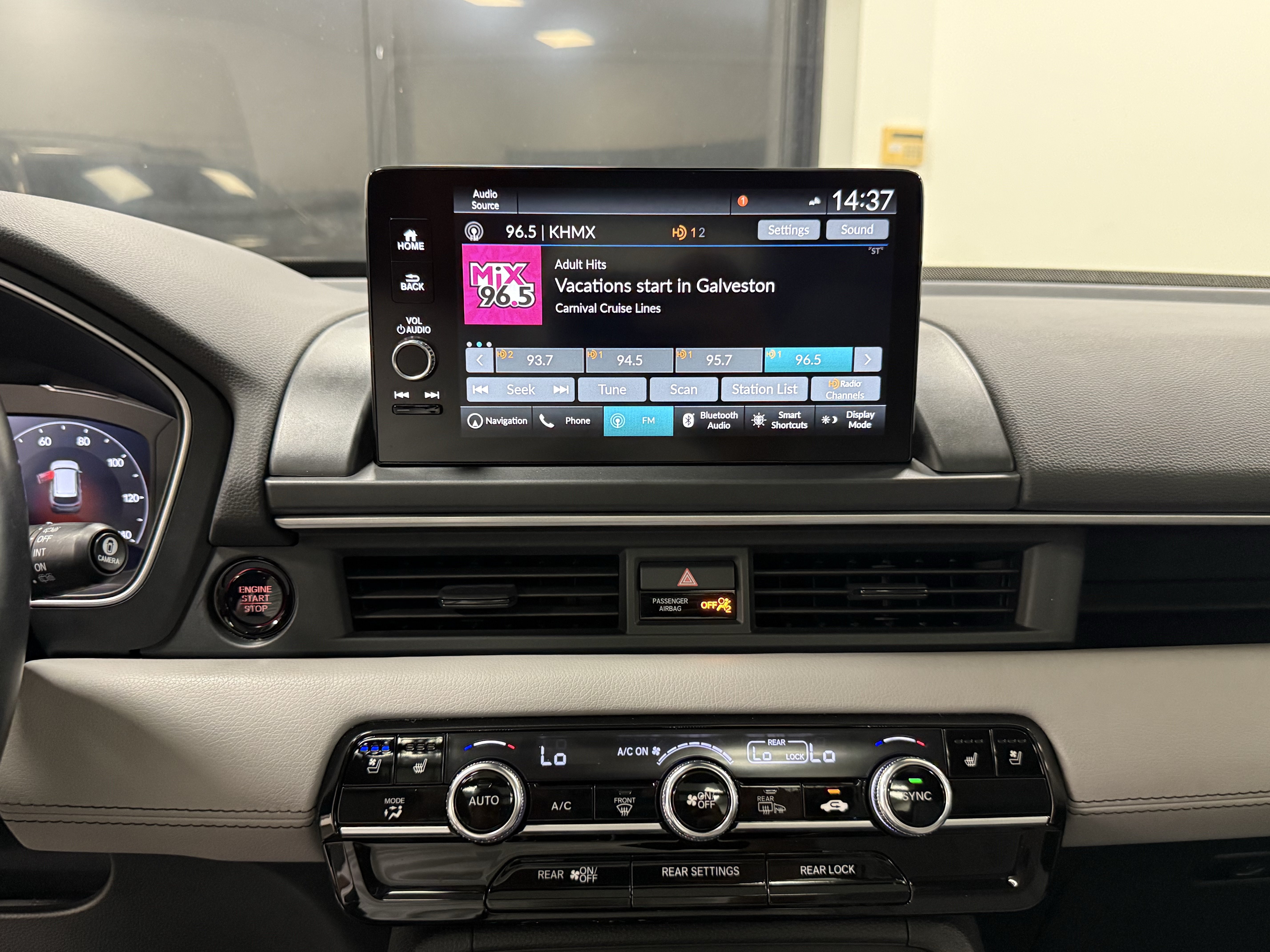 Used 2023 Honda Pilot Elite image 21