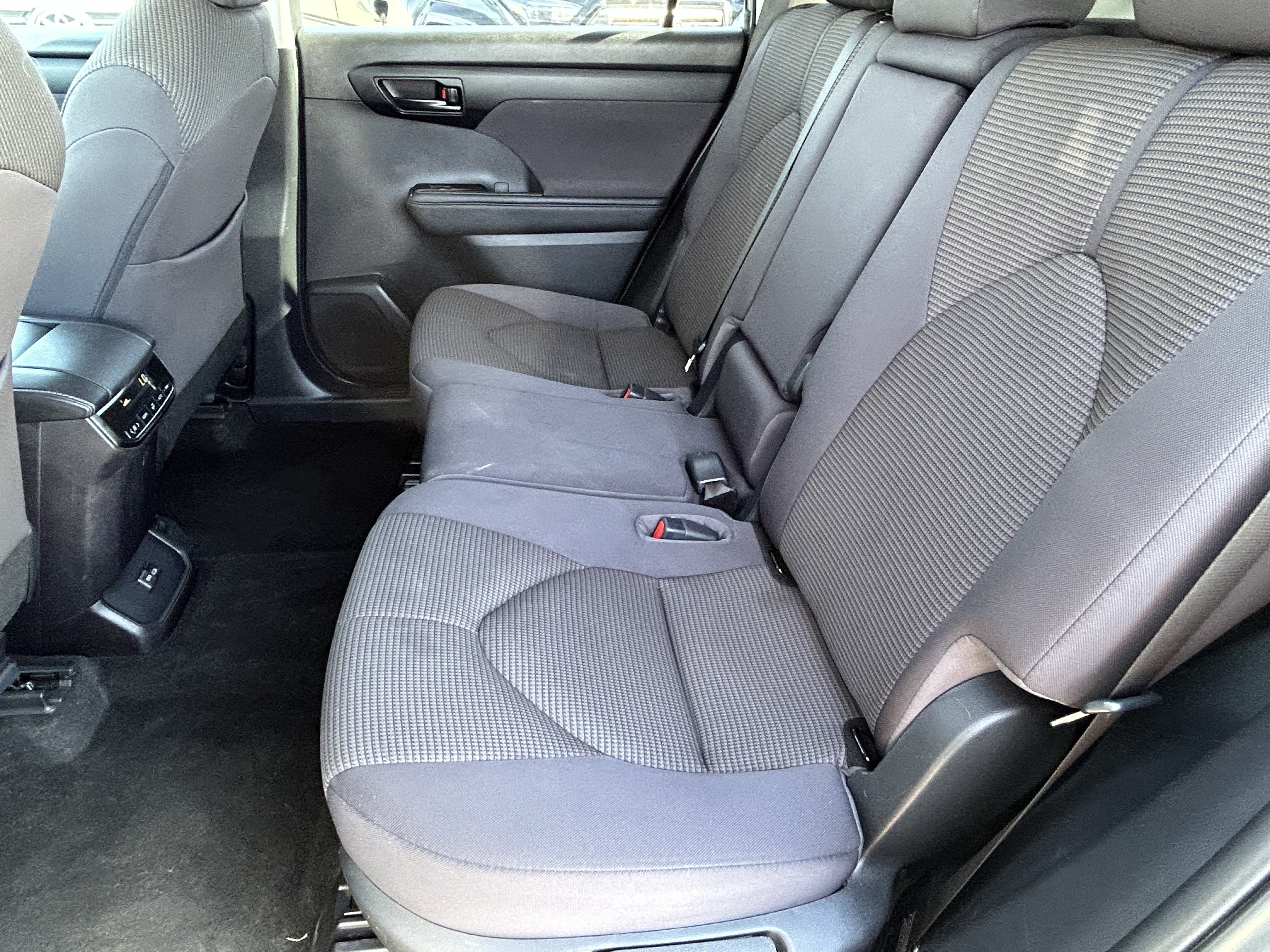 Certified 2023 Toyota Highlander LE FWD image 15