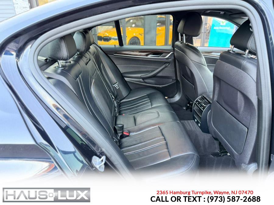 Used 2018 BMW 530i xDrive w/ M Sport Package image 15